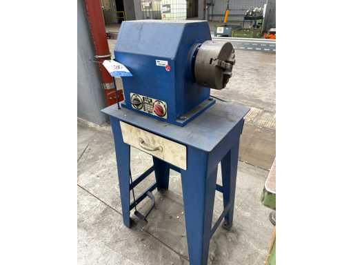 UVM 3 Drehmaschine